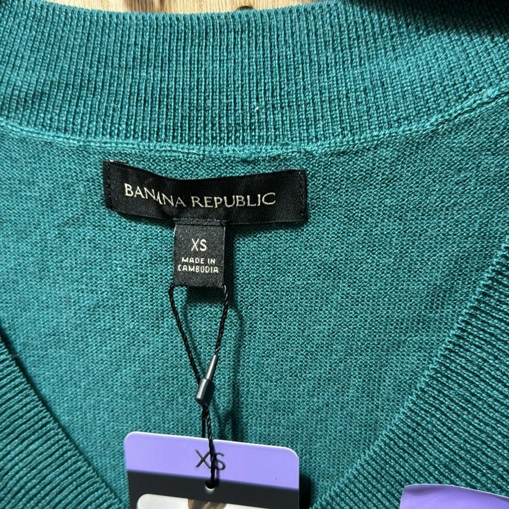 NWT Banana Republic Ladies V-Neck Merino wool Sweater - Picture 5 of 6